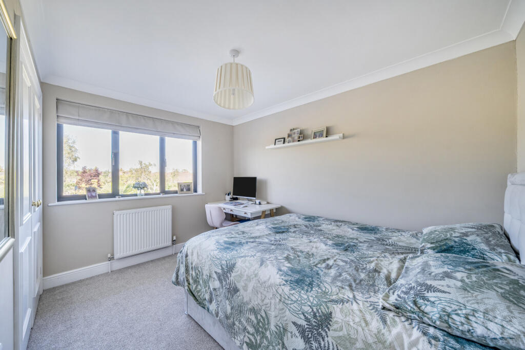 1346410-6-68bae7b...