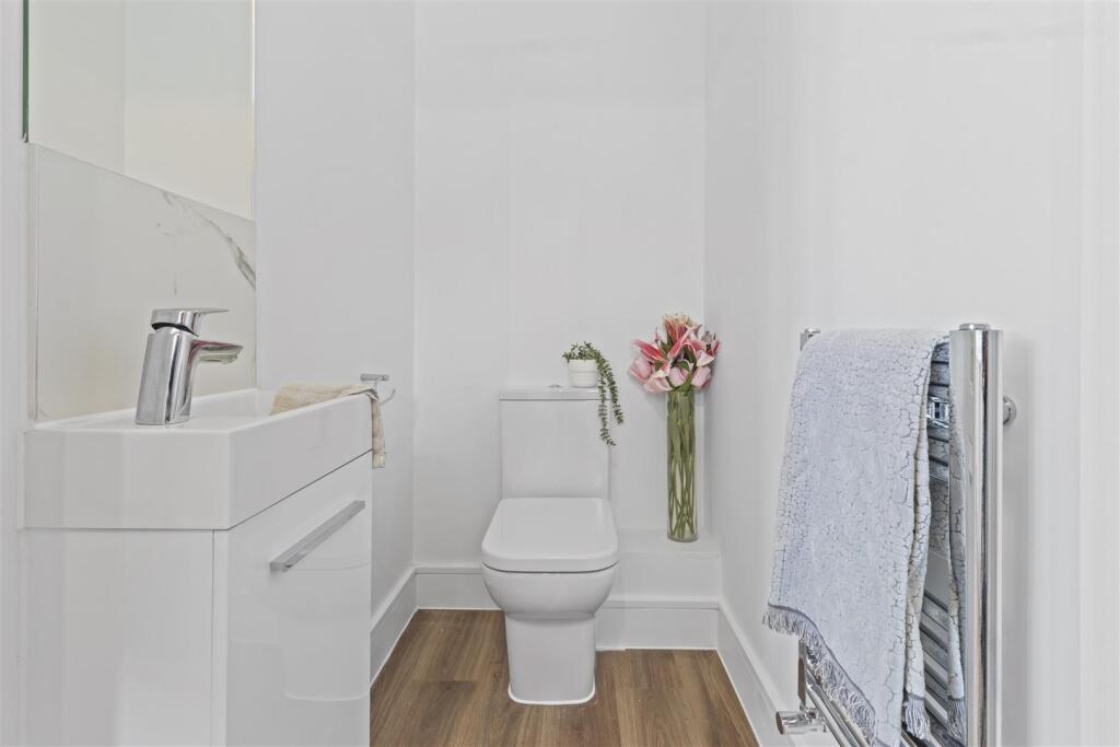 Cloakroom/WC