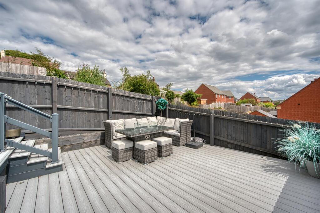 Garden - seating area.jpg