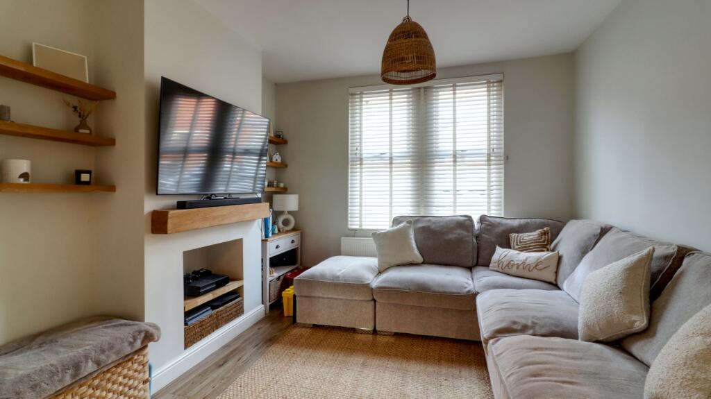 4. Lounge 1