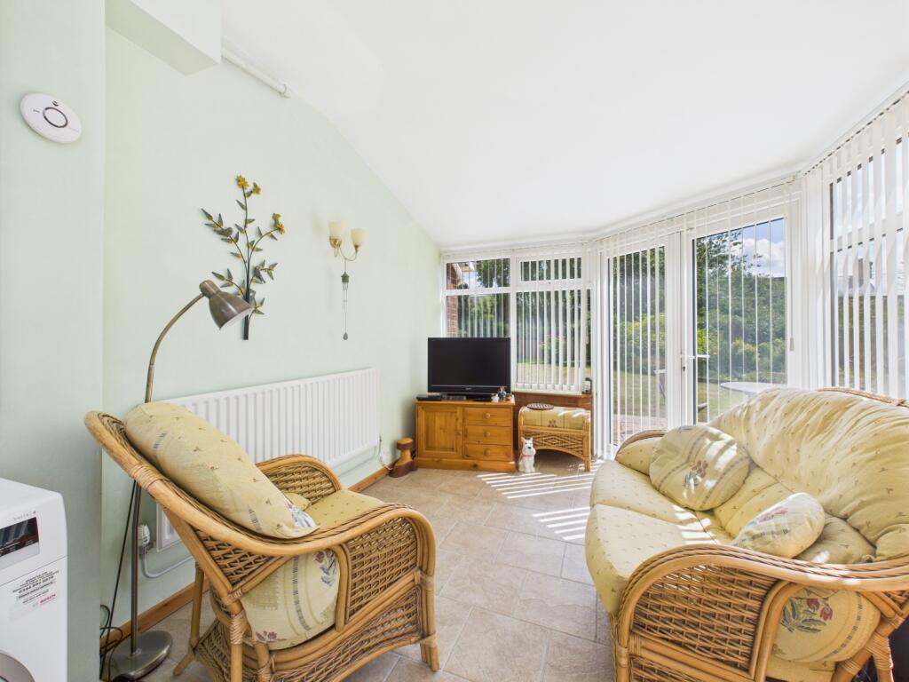 5. CAM04922G0-PR0051-STILL007