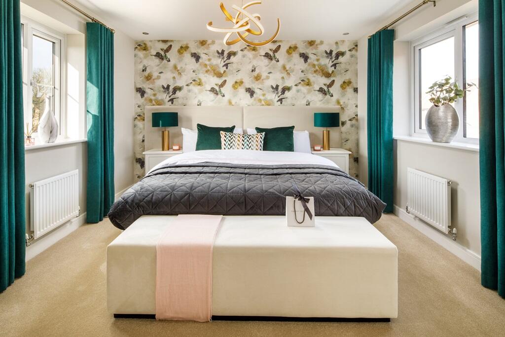 Dual aspect master bedroom