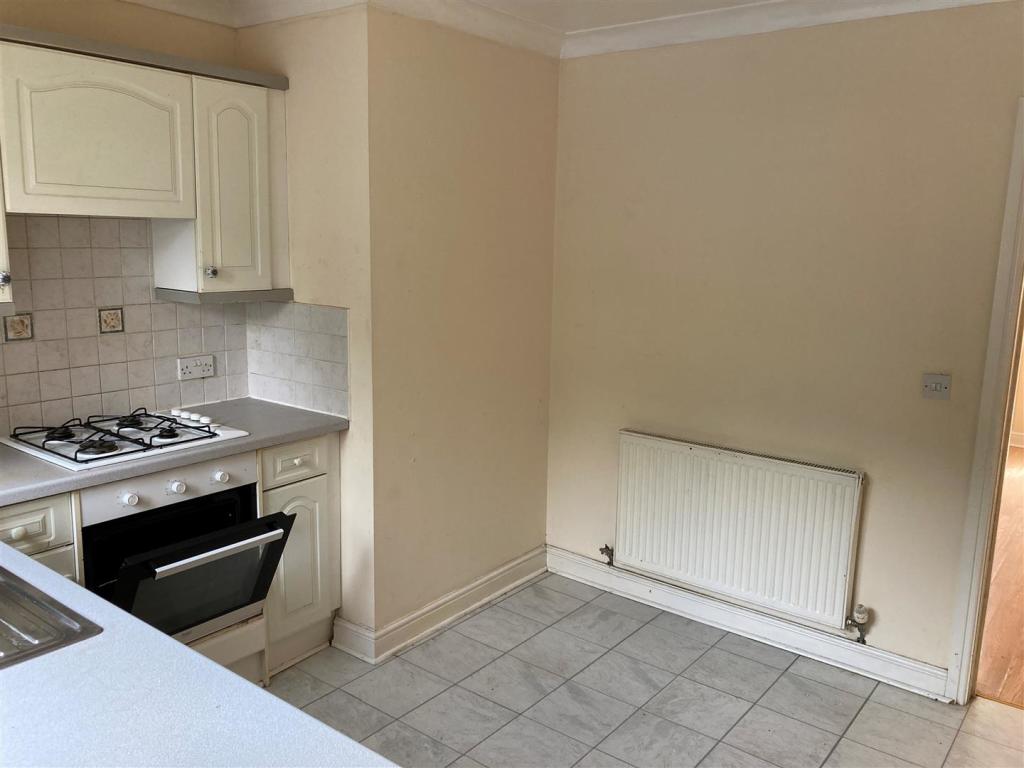 Kitchen 2.jpg
