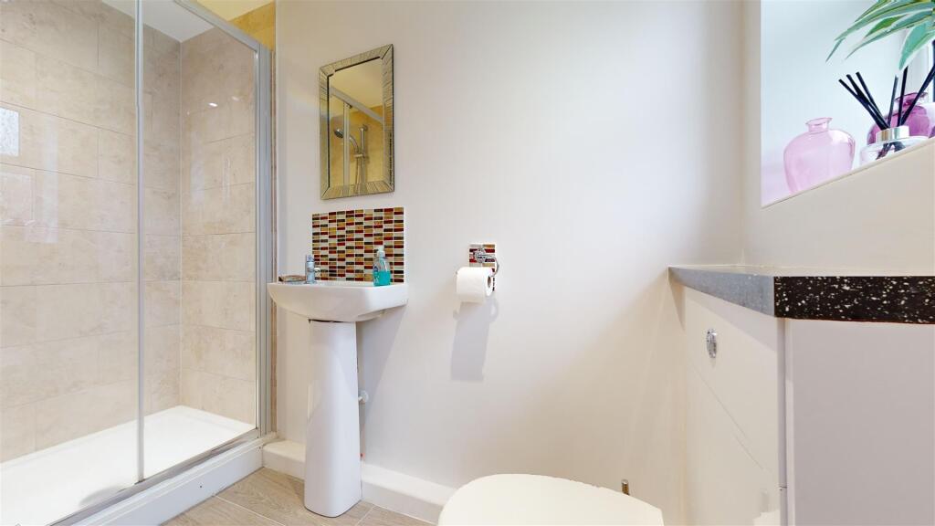 SHOWER ROOM