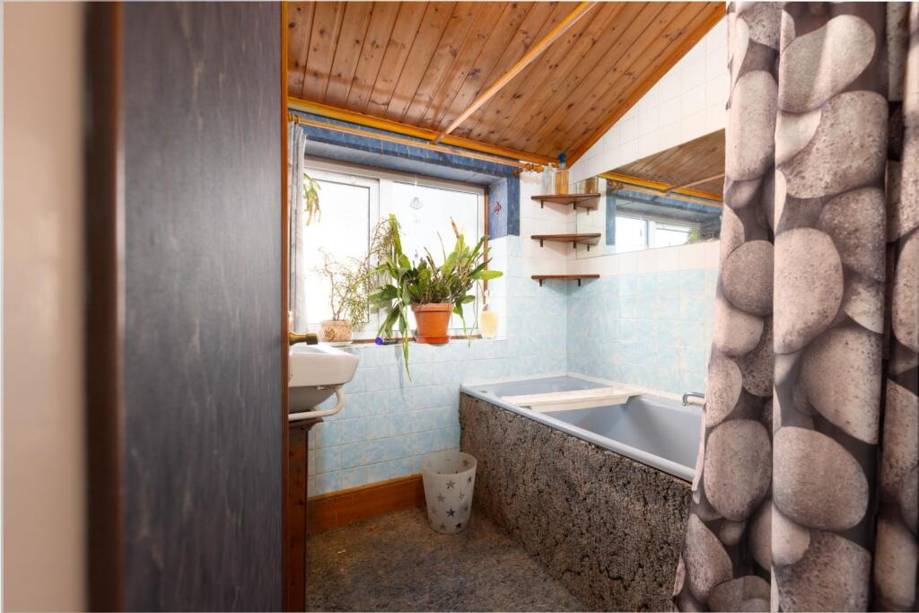 40 Ash Road, BS7-16.jpg