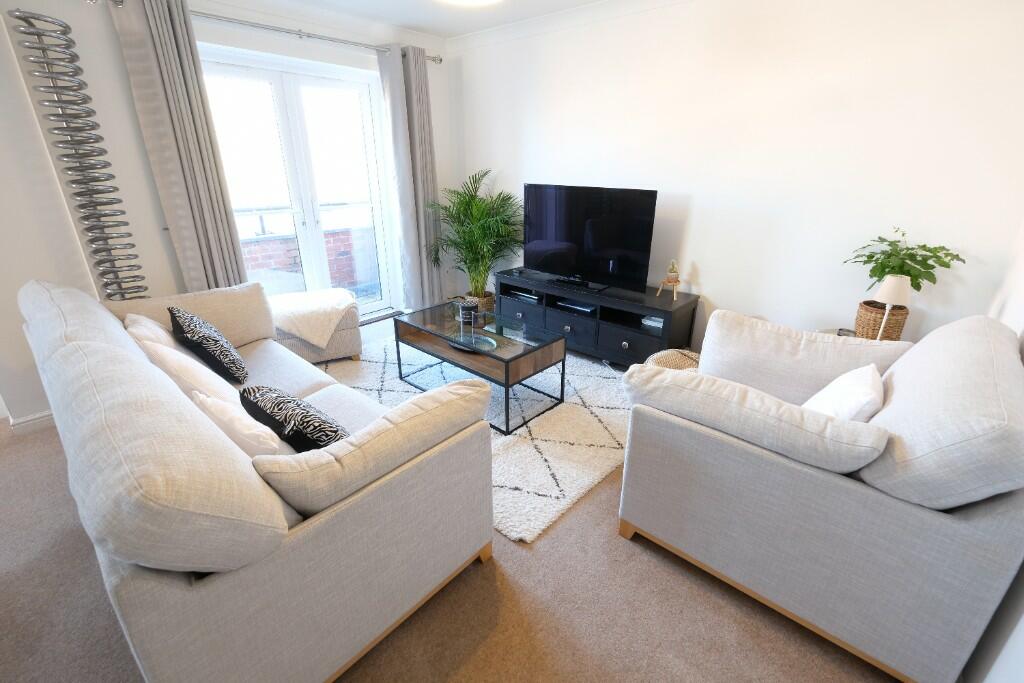 OPEN PLAN ROOM