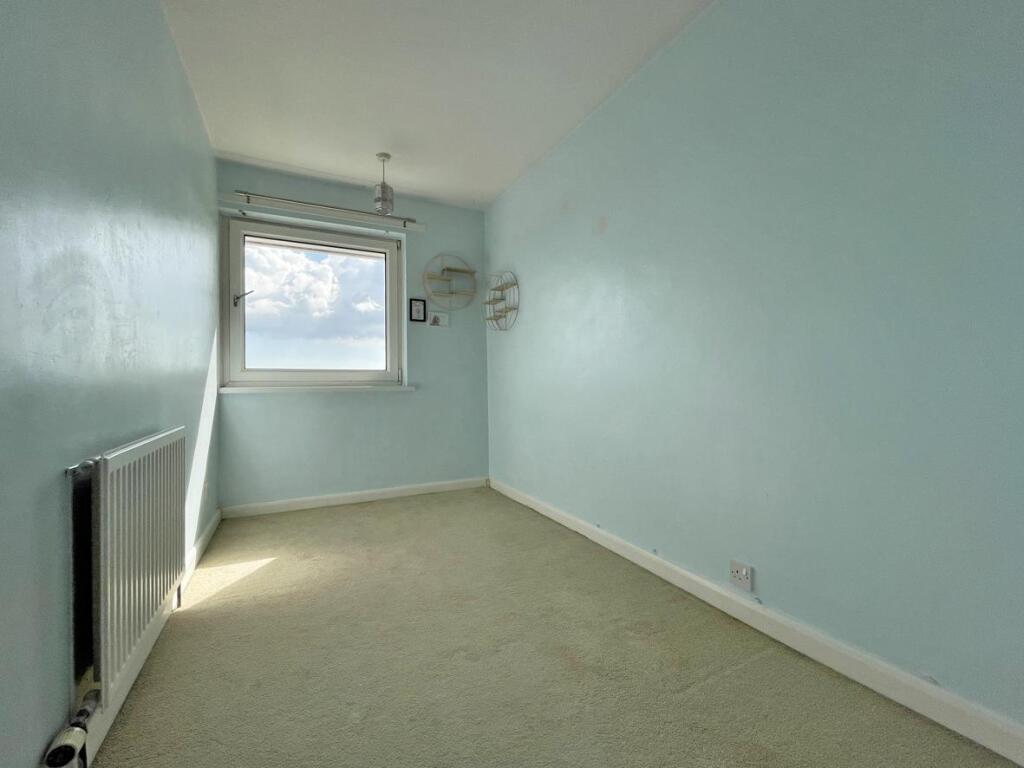 Ditton Court 7 - Bed 3.jpg