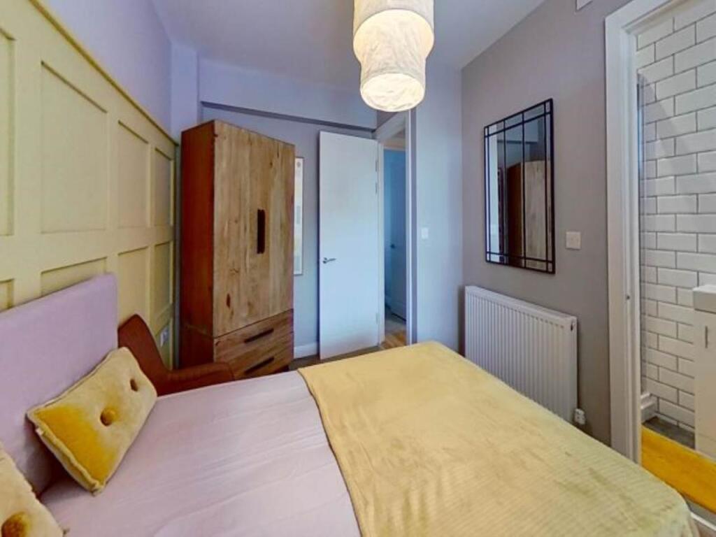 F2-Windsor-House-Bed