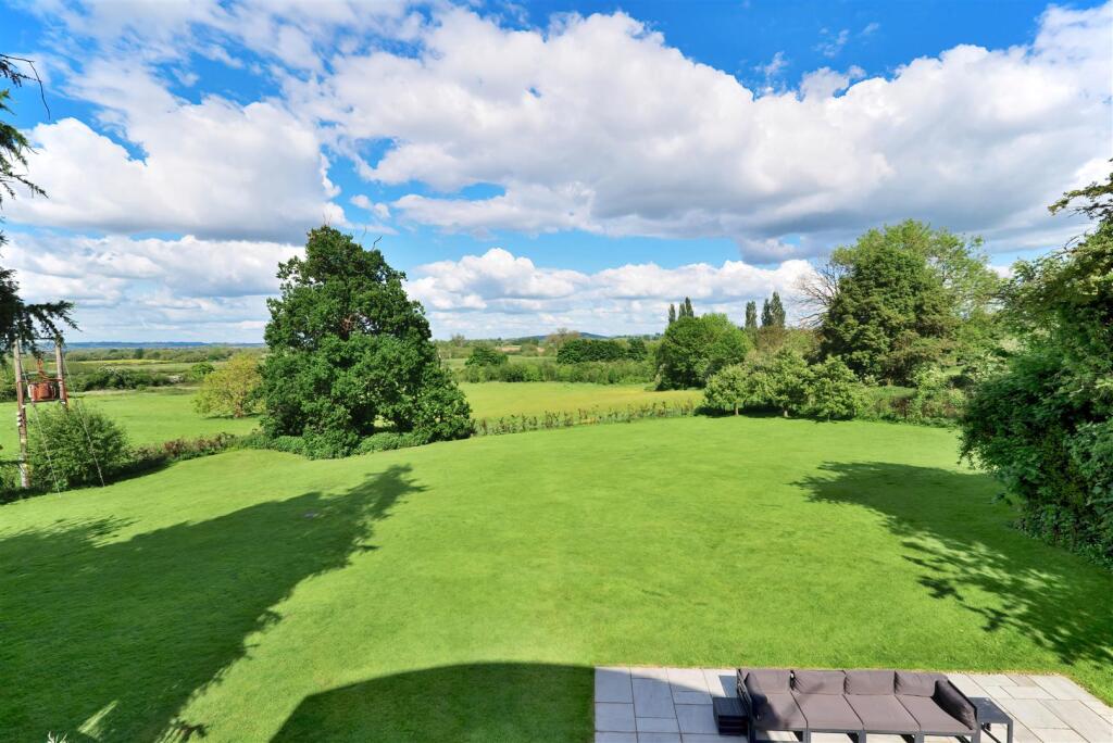 Walney Barn Aylestone Hill - (10).jpg