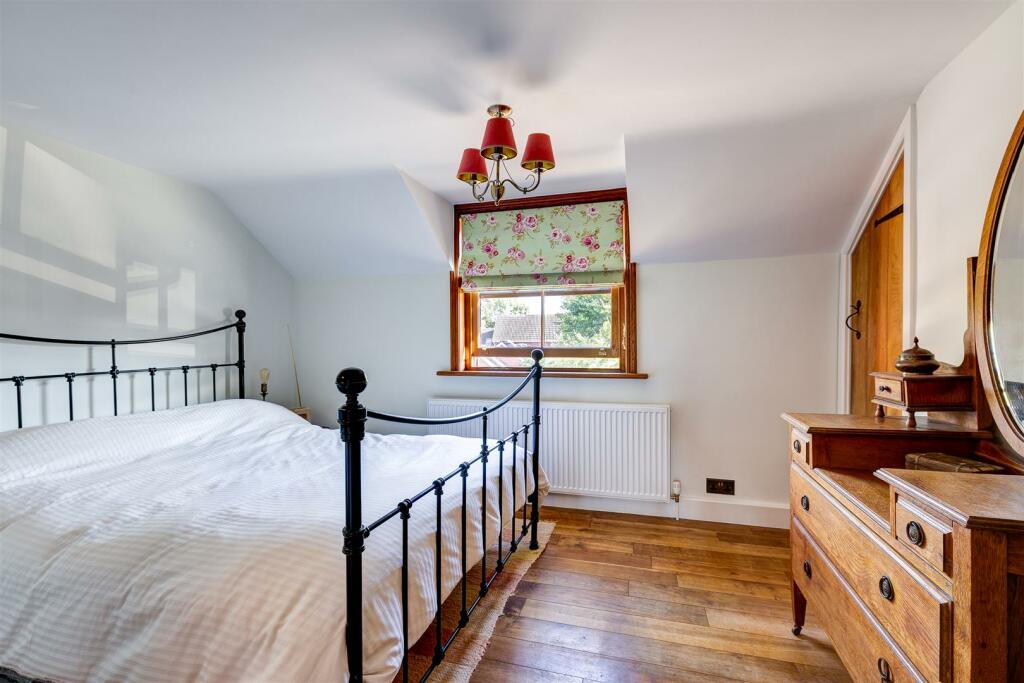 74 Main Street, Thornton