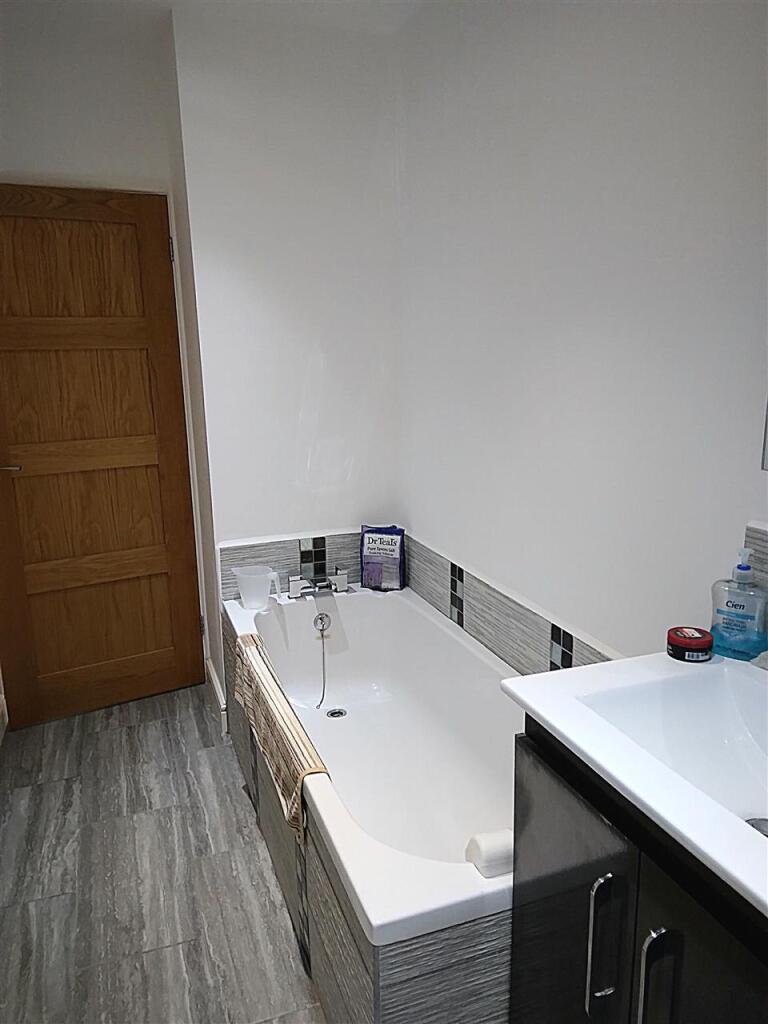 BATHROOM - Further