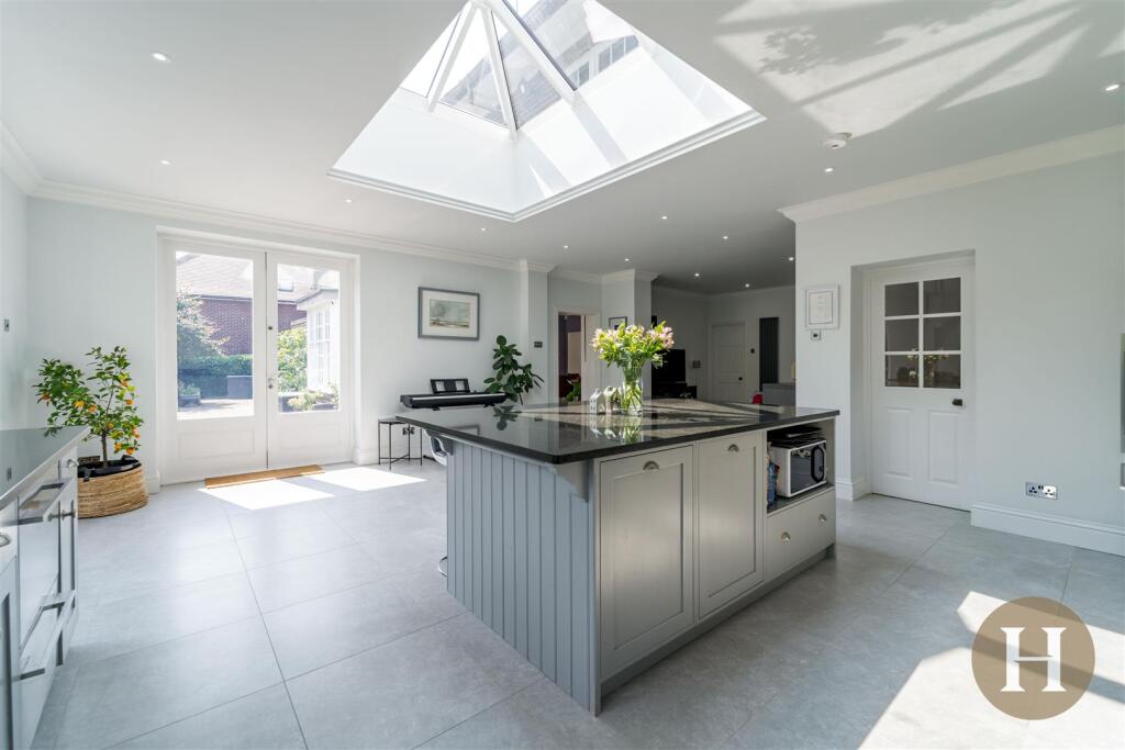 Hadleigh Estate Agents-50.jpg