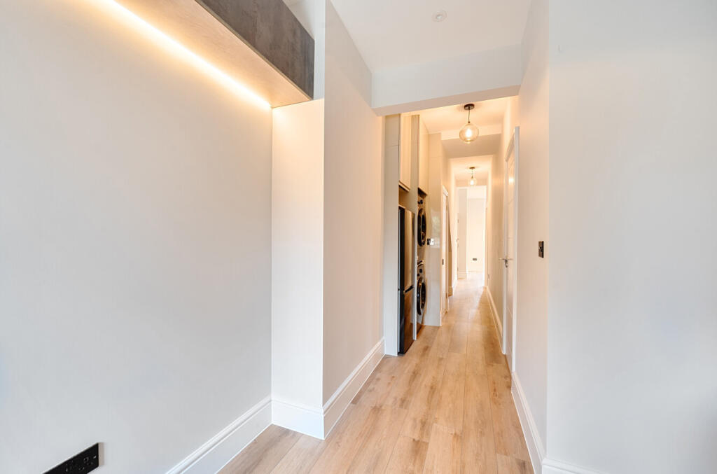 1365603-8-68f096e...