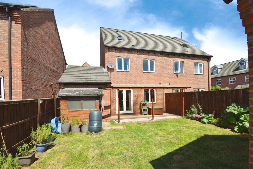 b69bace0-Rear 20Garden 20.JPG