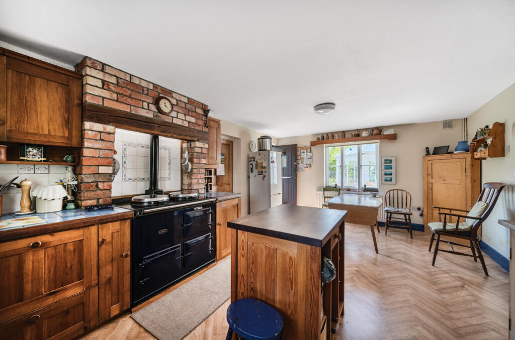 1295958-61-683760...