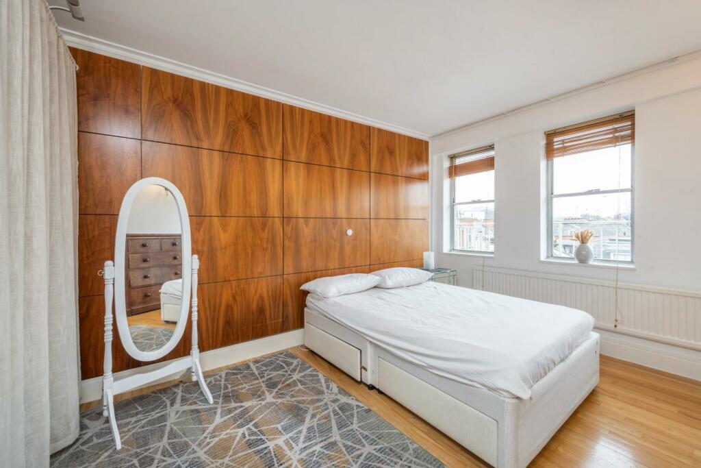 bedroom (2).jpg