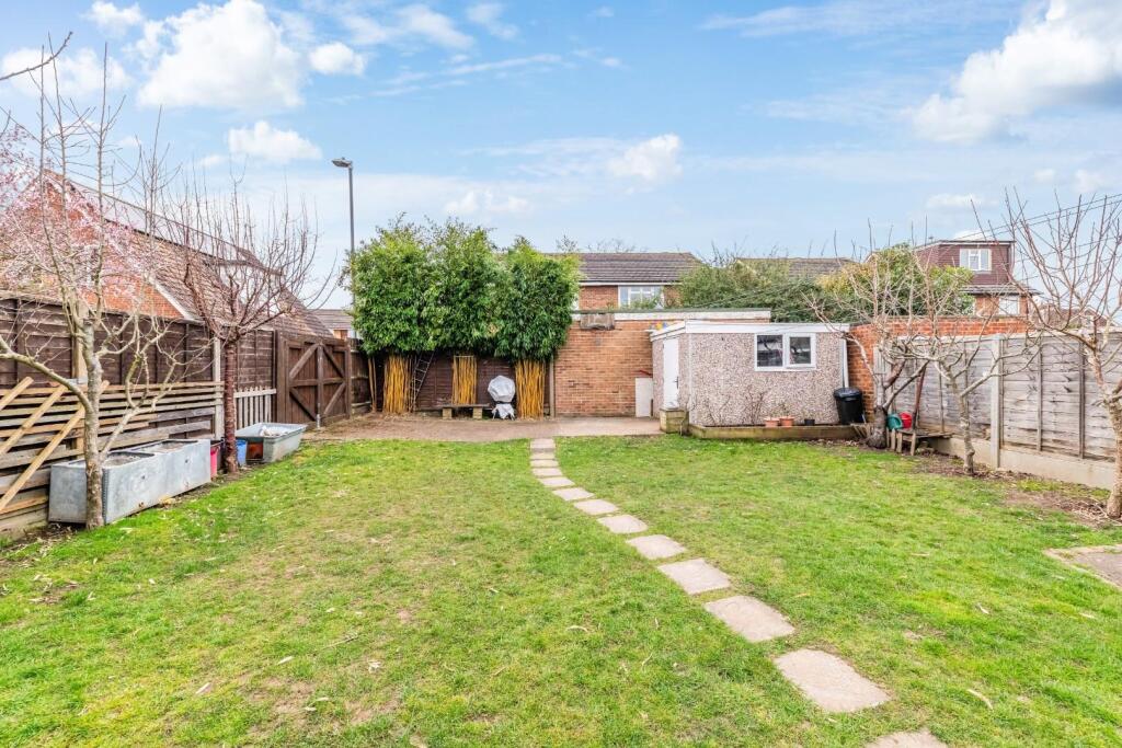 CHESSINGTON ROAD (11).jpg