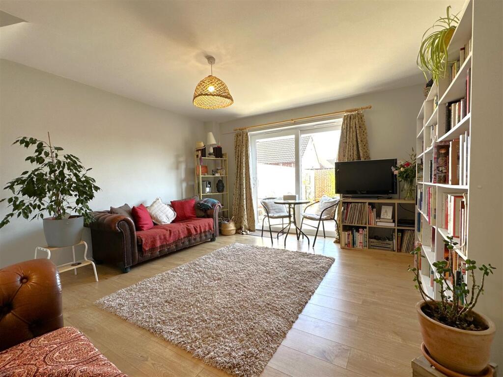 Copious Living Space 762