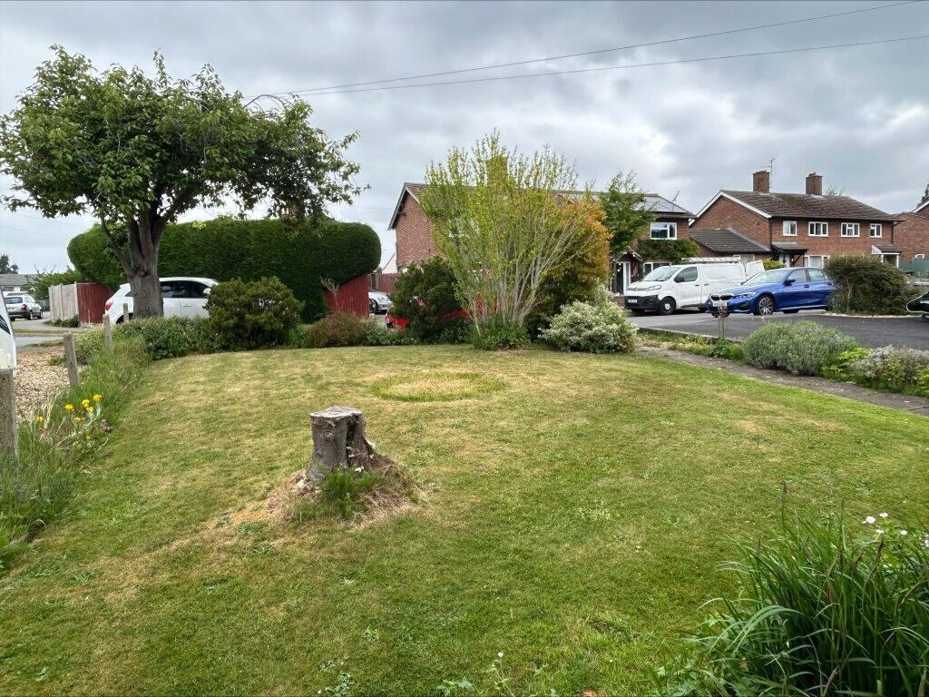 Front garden N