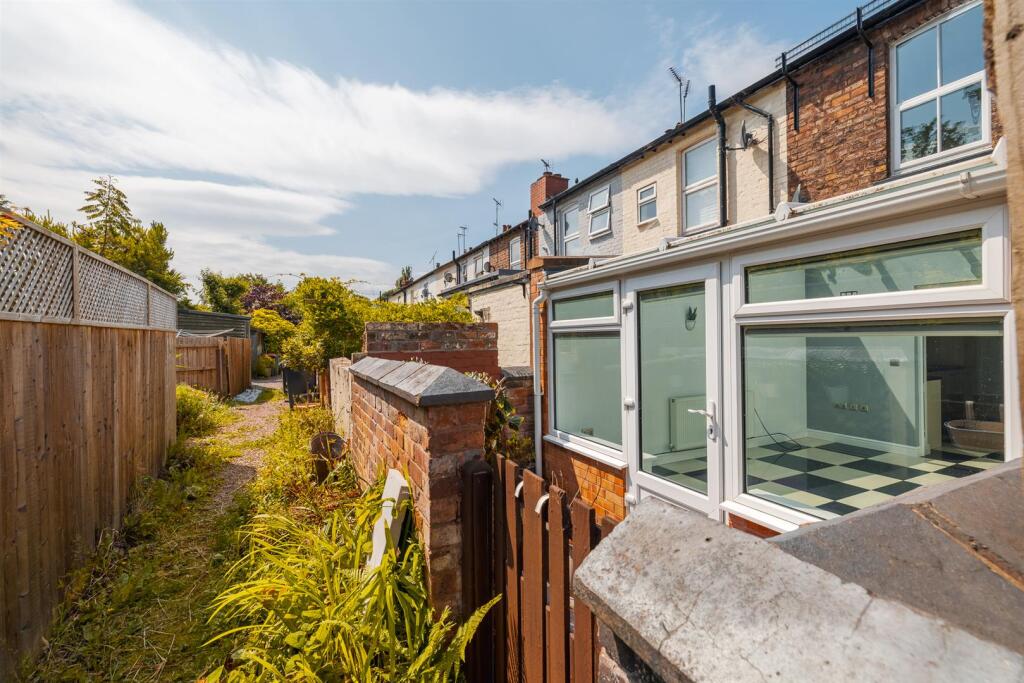11 Leighton Rd Cottage-21.jpg