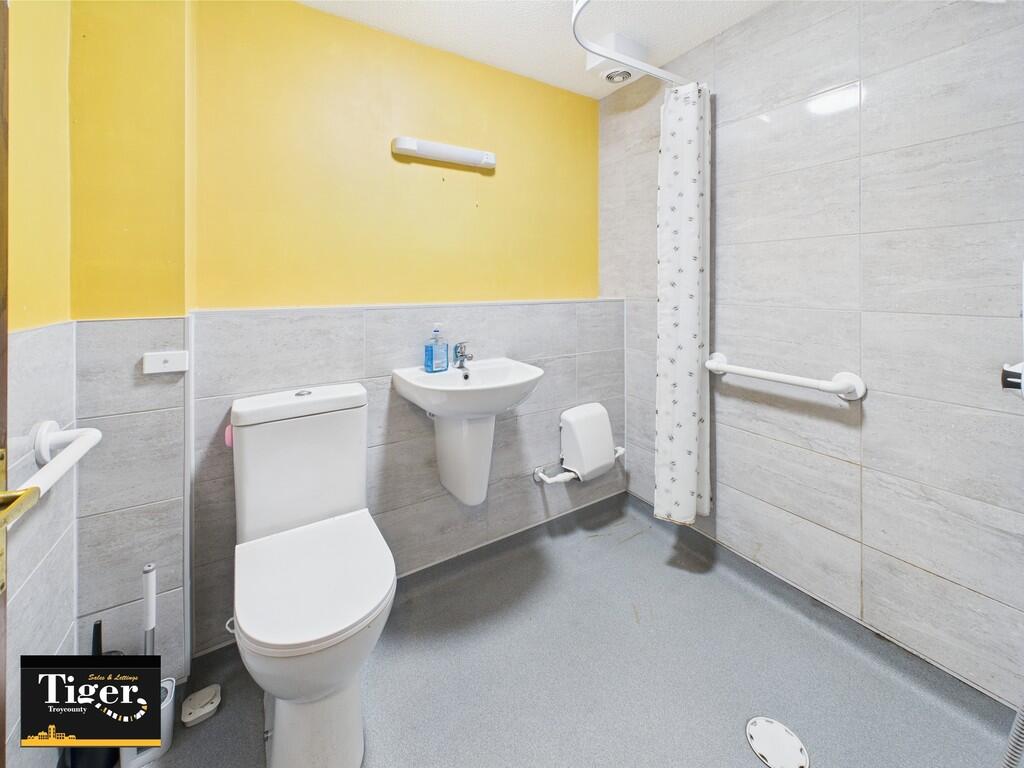 CAM02176G0-PR0581...