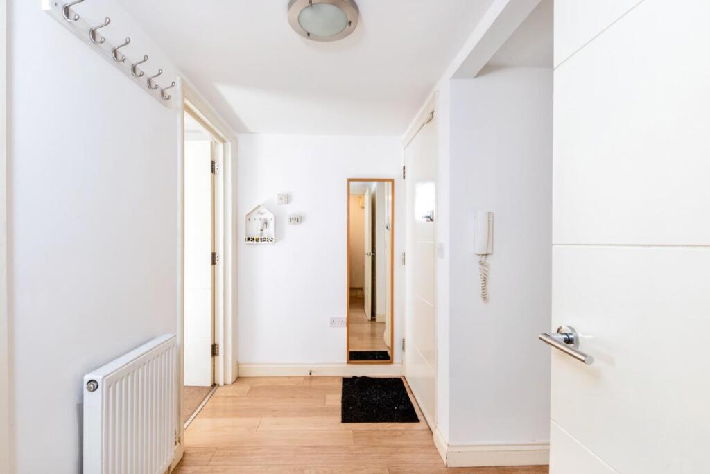 Flat 1, Clouds Hill Court, 69 Clouds Hill Road, Br