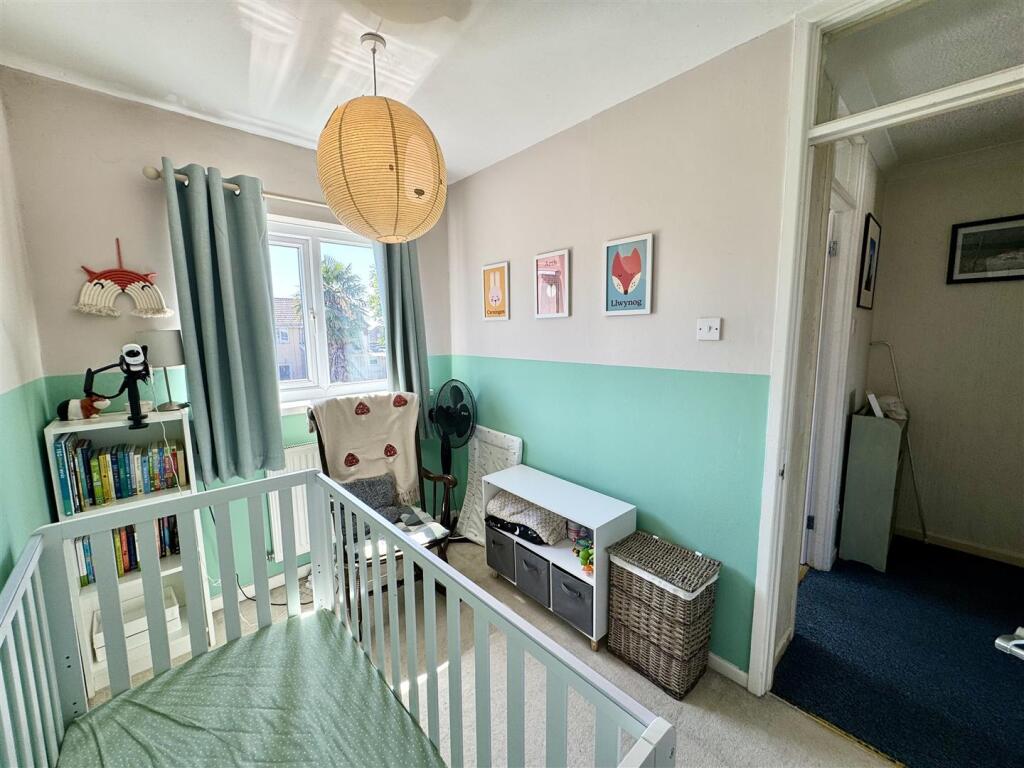 BEDROOM 2