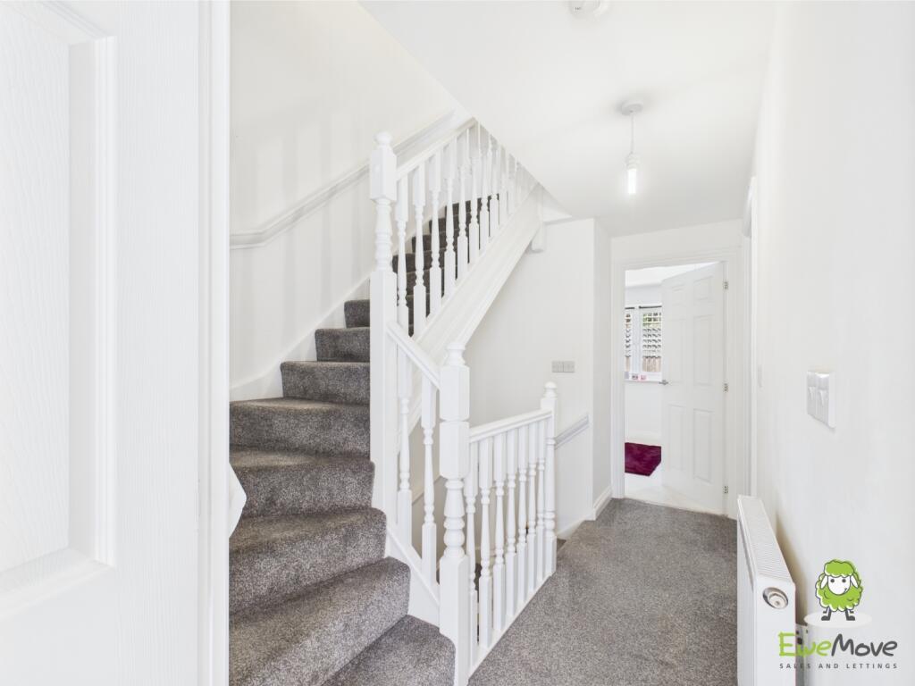 EweMove Estate Agents Basingstoke - Sinclair Drive