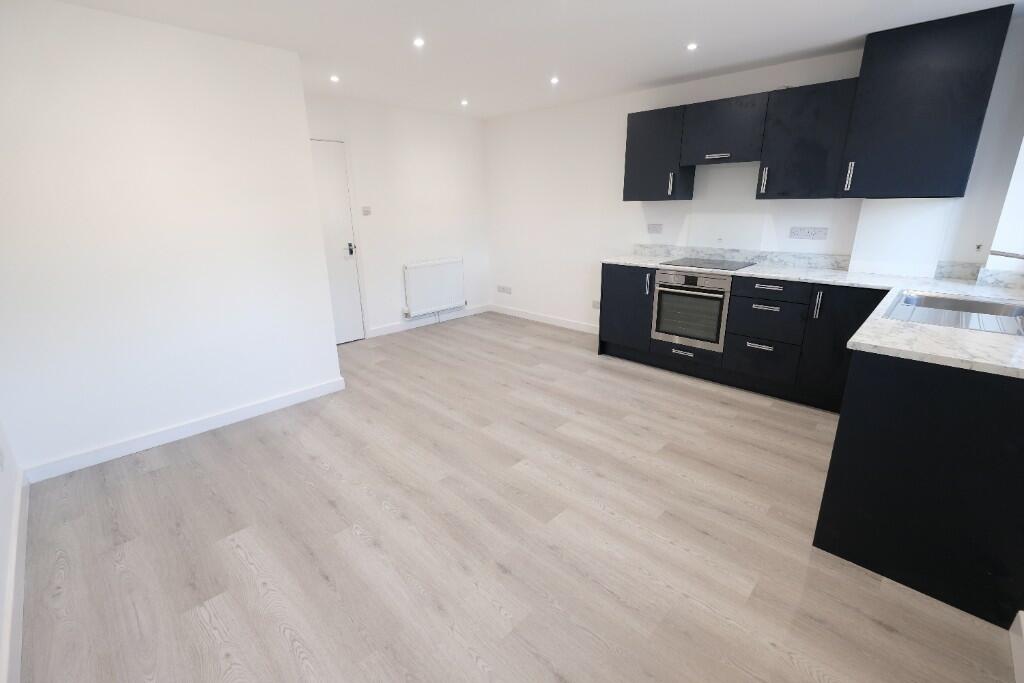 OPEN PLAN ROOM