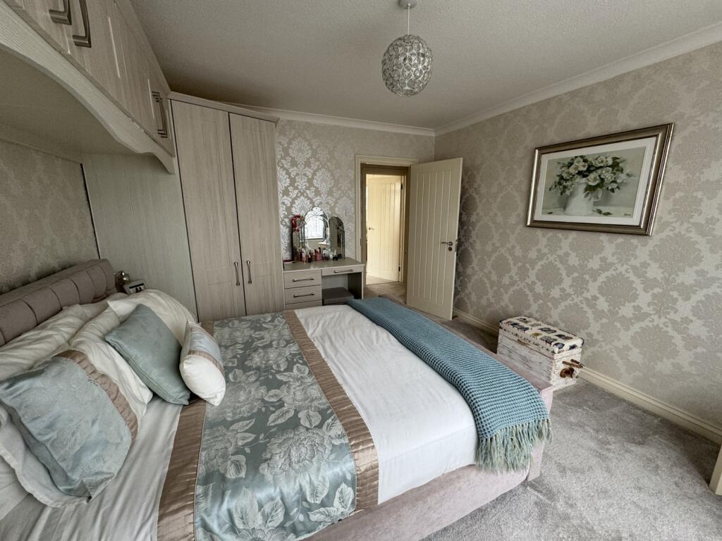 39 Grange Park, Bishopsteignton -  bedroom1