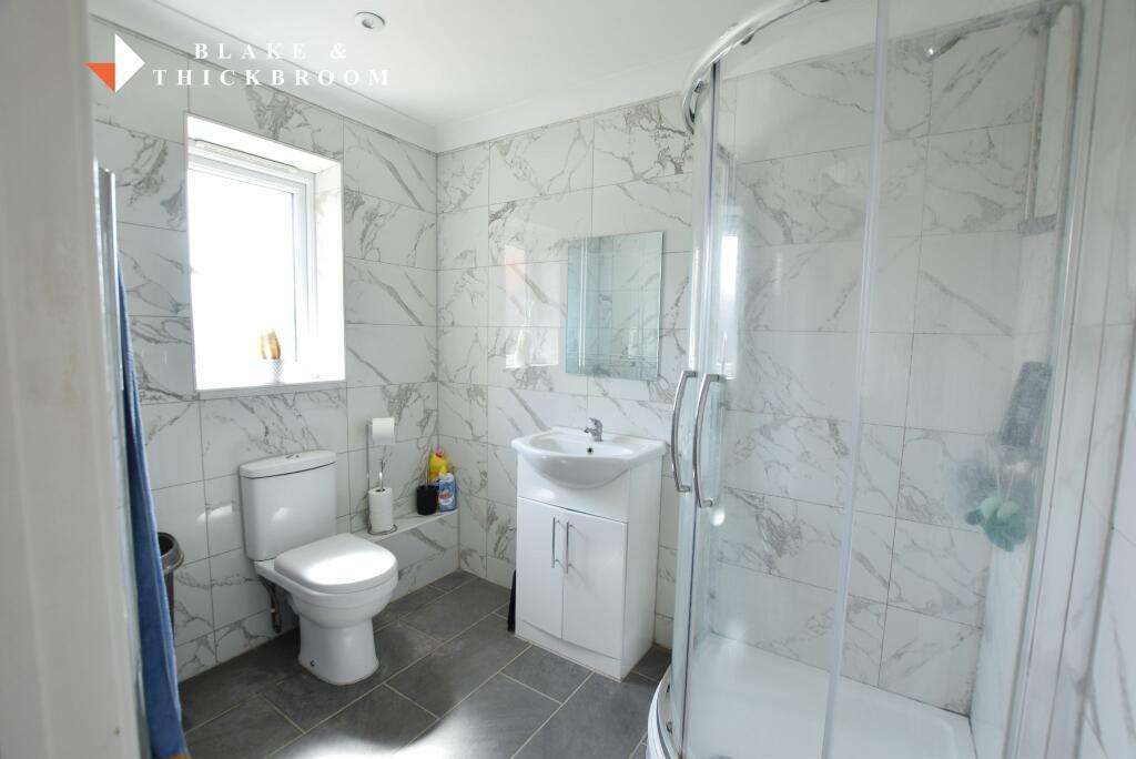 EN SUITE SHOWER ROOM