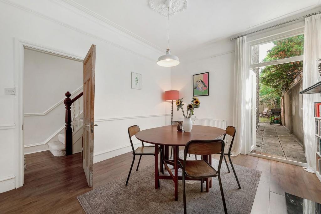 Dining Room (2).jpg