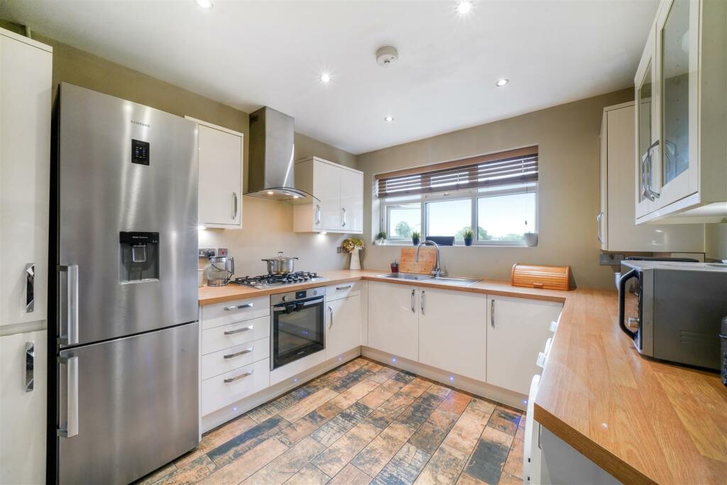 9 Circle Court, Harrowdene Road - MmFTwbh4dNN03ETD