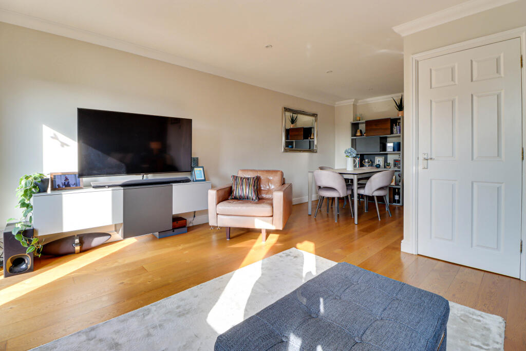 Sitting/Dining Room