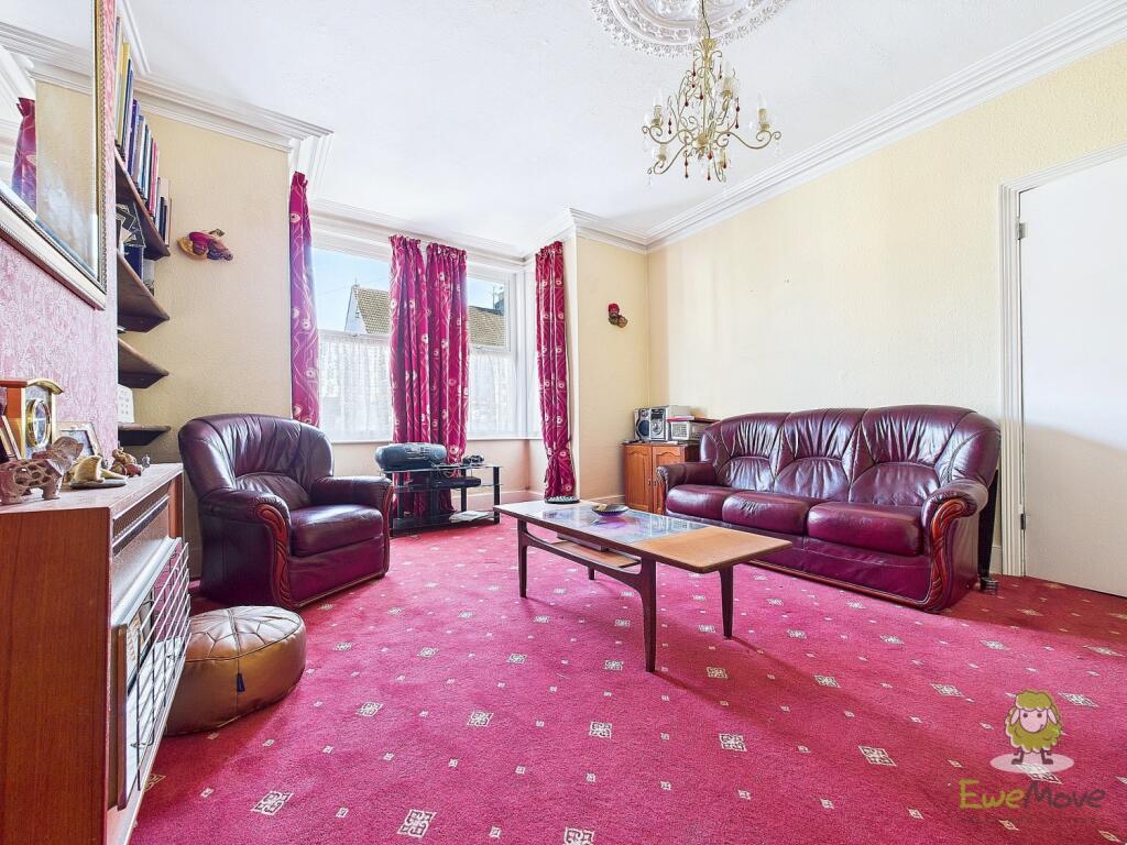 CAM01543G0-PR0123-STILL006