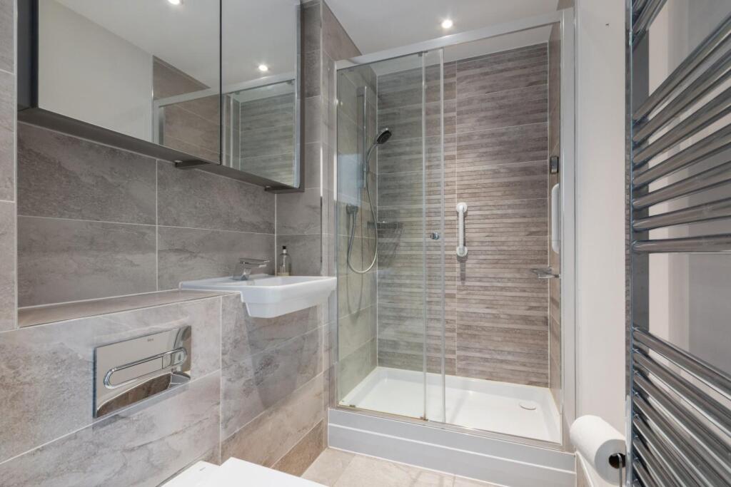 Lion Court 69 PH8.jpg