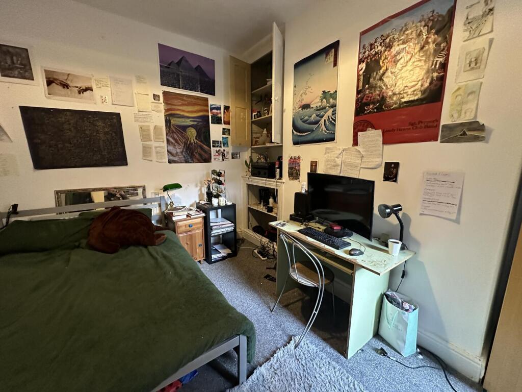 3aa.room1.JPG