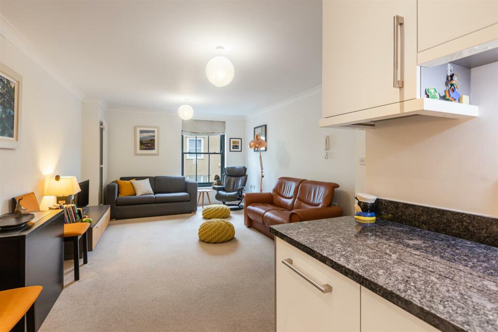 A10 - Dartmouth, Flat 1 Westwater Court - 231220.j