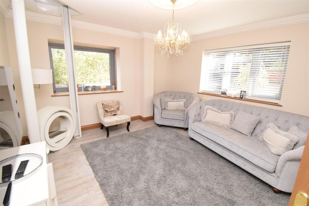 Sitting Room/Potential Bedroom 5