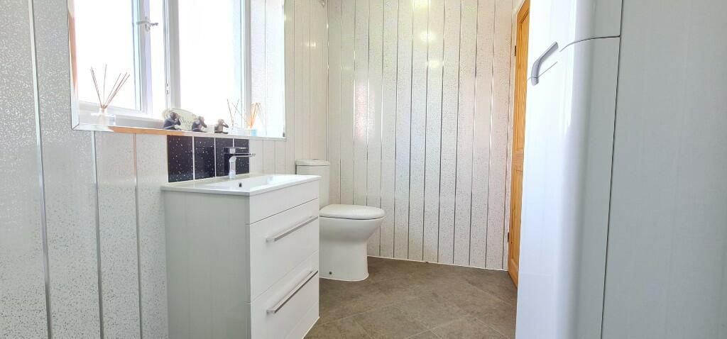 1st Floor Bathroom