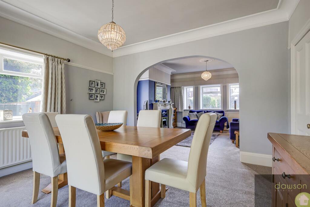 Lounge/Dining Room