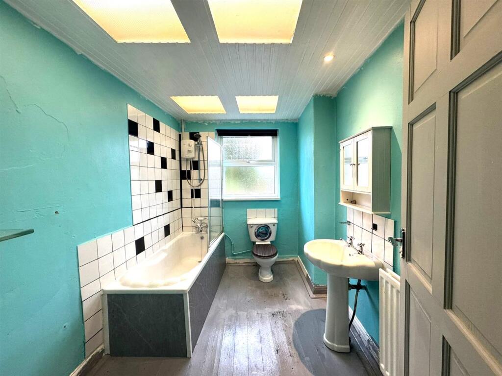 WhatsApp Image 2025-10-20 at 15.42.40 (2).jpeg