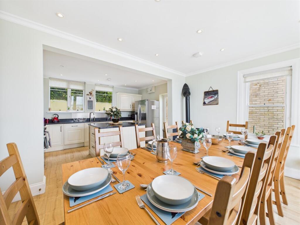 Dining Room/Kitchen