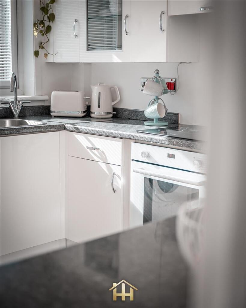 8 KINGENNIE CT 140325 EDIT (16 of 34).jpg