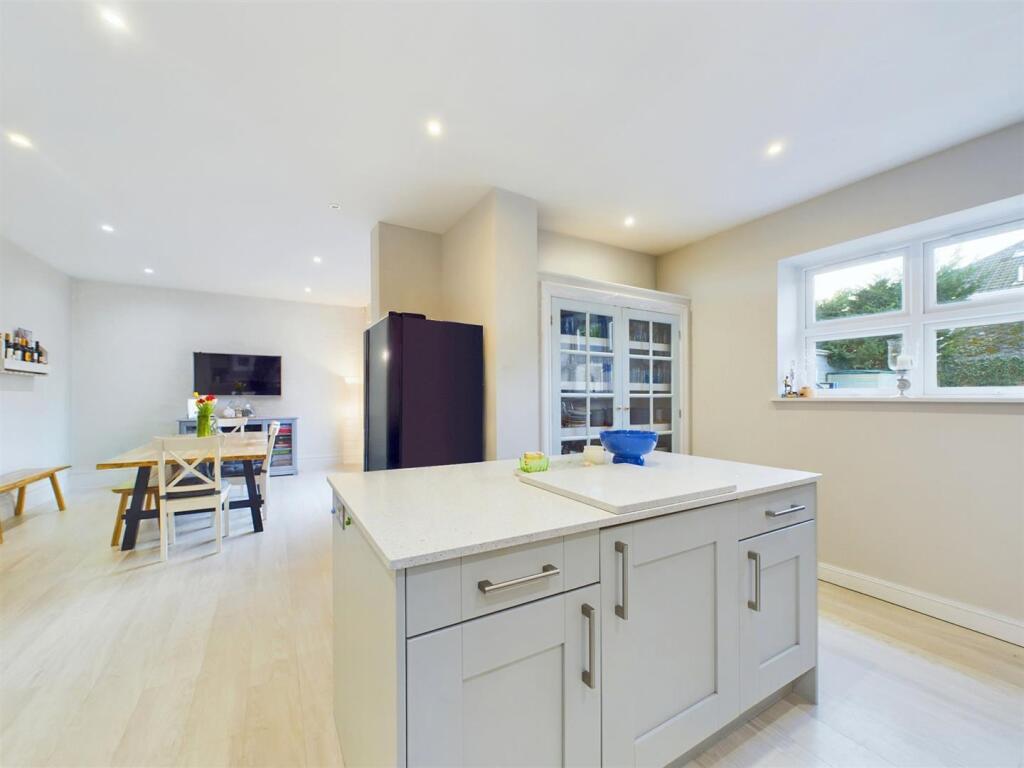 Kitchen Family Room.jpg