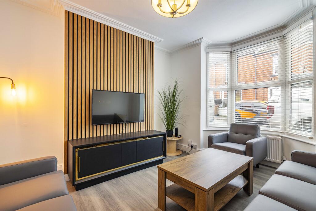 10 South Parade - Living Room.jpg