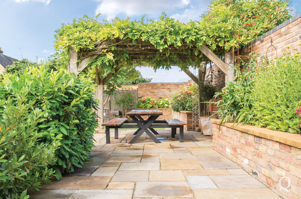 84f345be-2d84-486...