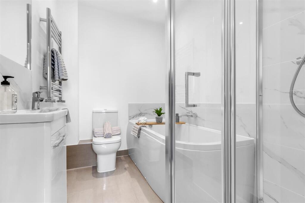 Main Bathroom