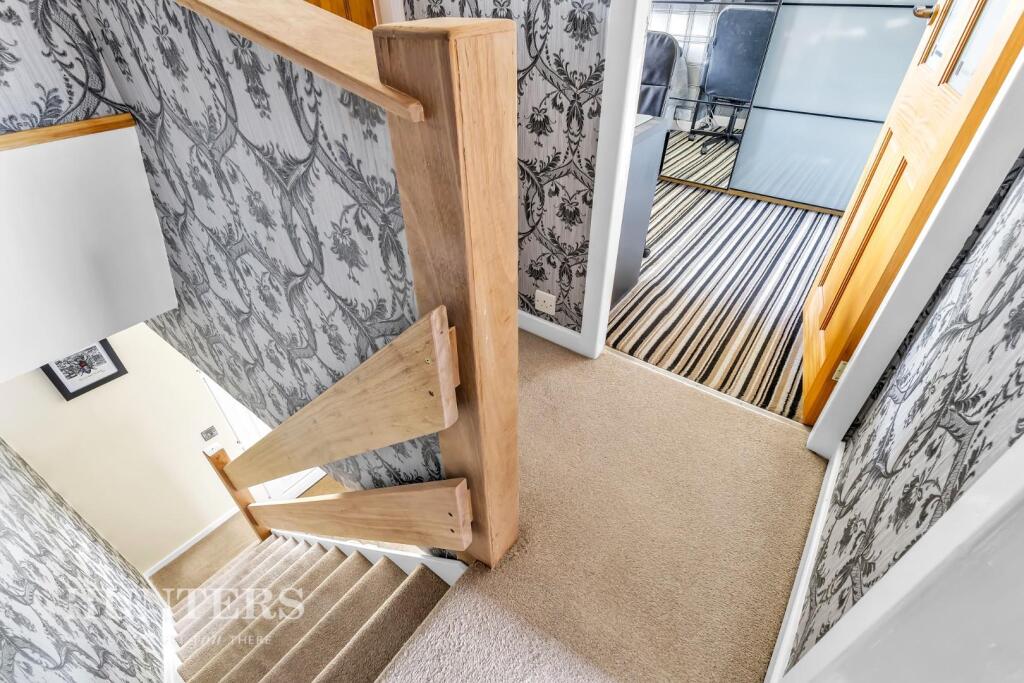 215 Heron Street (14).jpg