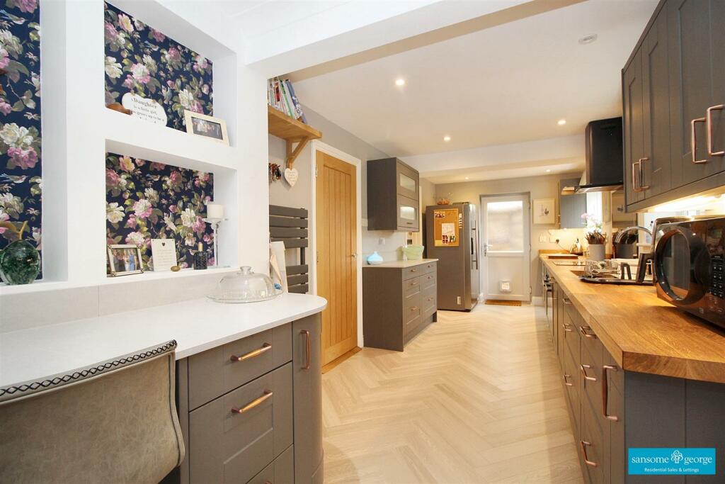 Kitchen/Breakfast Room